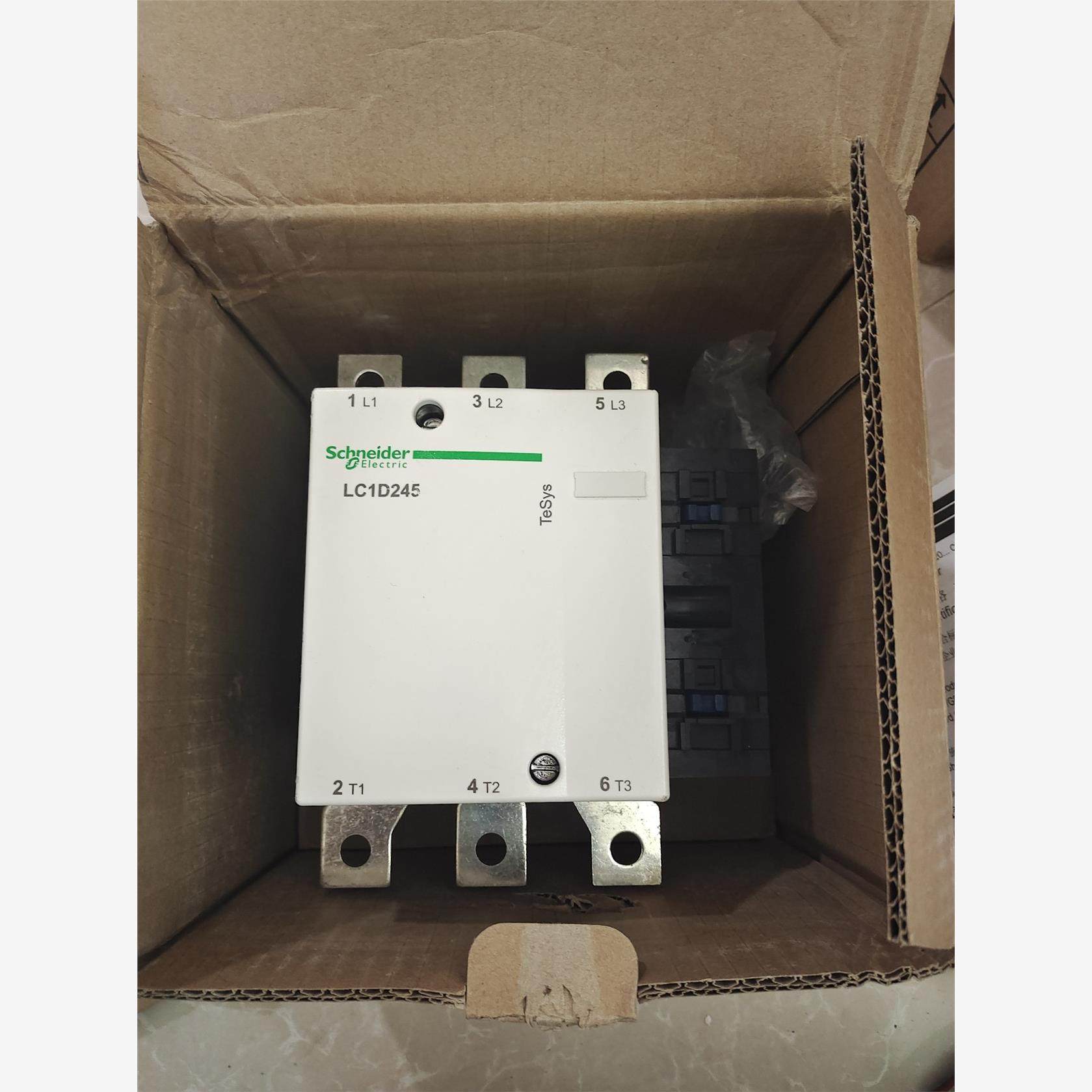 施耐德LC1D245M7C接触器，全新带包装，图片实拍的，保议价