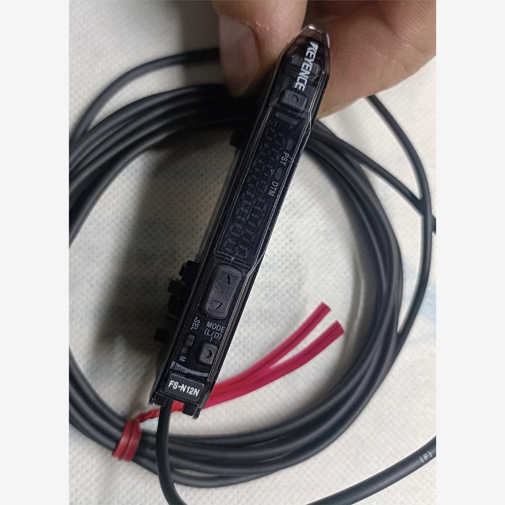 基恩士FS-N12N库存现货光纤传感器议价