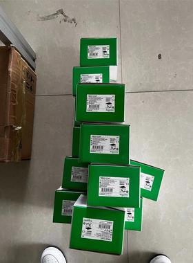 施耐德TM221C24T全新库存现货，刚到一点议价