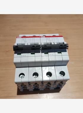 ABB正品，微型断路器，S202C1，2P，全新。打包处理。
