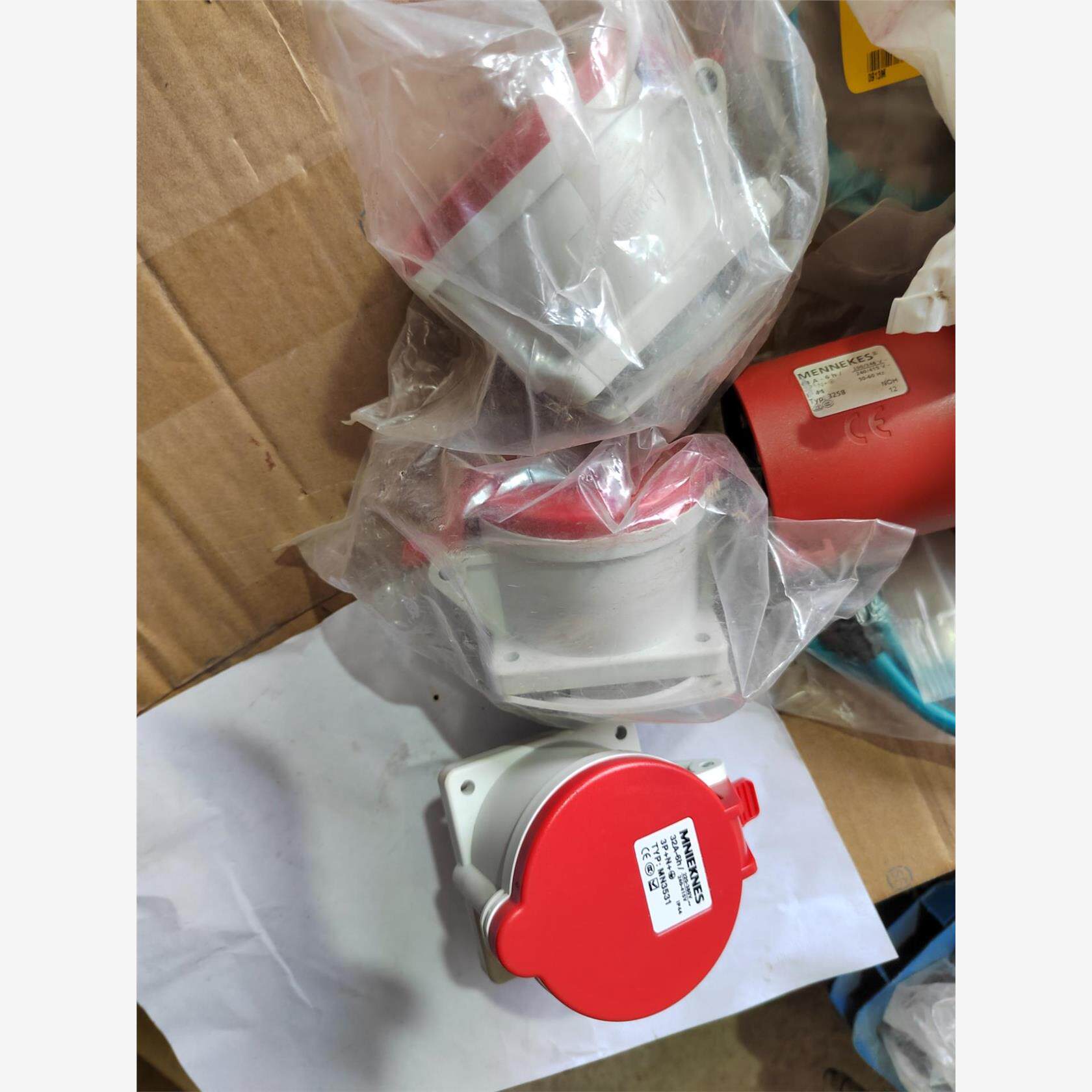 MNIEKNES插座32A-6h/3O+N MN3531正品