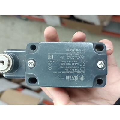 pizzato	限位开关	FD538