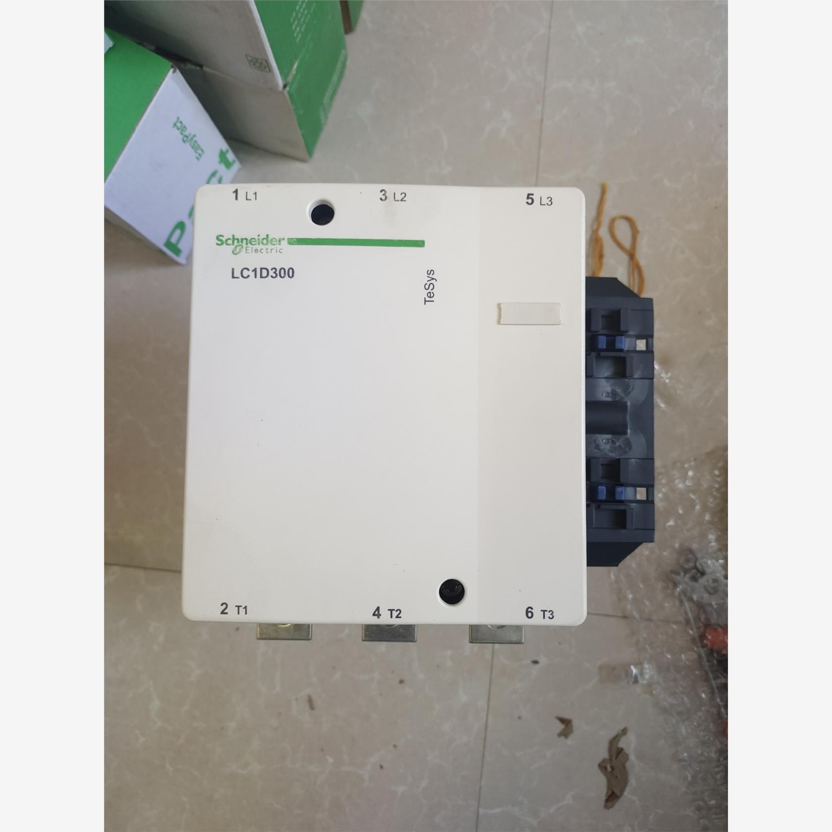 施耐德LC1D300M7C接触器，线圈220V，就试了一下，议价