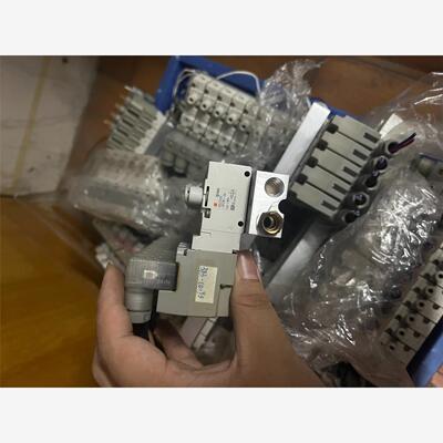 SMC电磁阀VQZ232-5YZB1-C4成色漂亮，大量现货