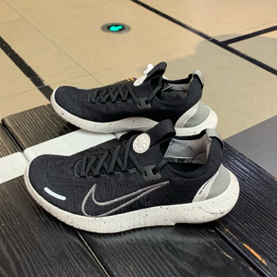 Nike耐克男四季减震透气跑鞋