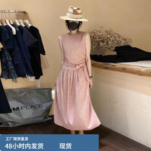 韩版休闲漏肩流行背心裙女2026新款爆款洋派红色格子绑带连衣裙子