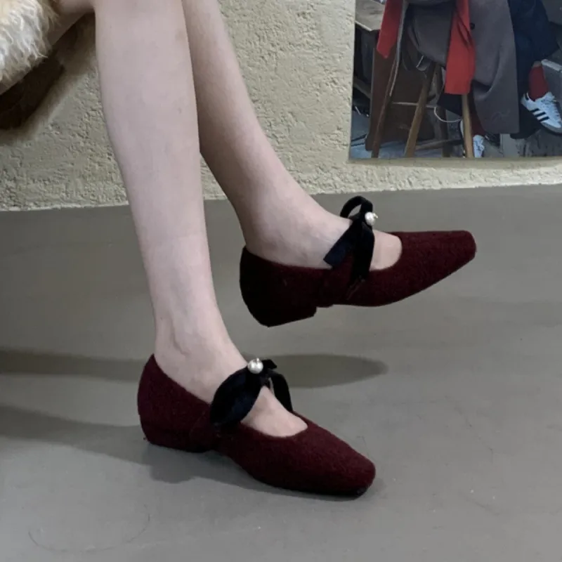 2025新款红色蝴蝶结珍珠粗跟毛毛女鞋女气质方头细跟单鞋