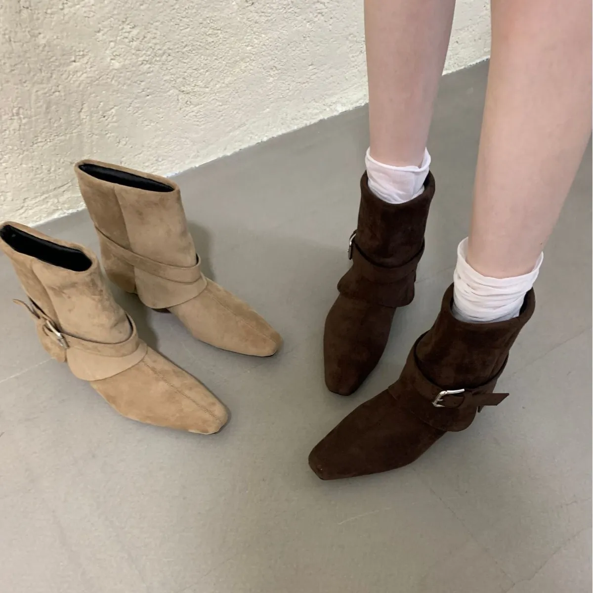 2025新款韩版圆头粗跟低筒瘦瘦马丁时装皮带扣女短靴