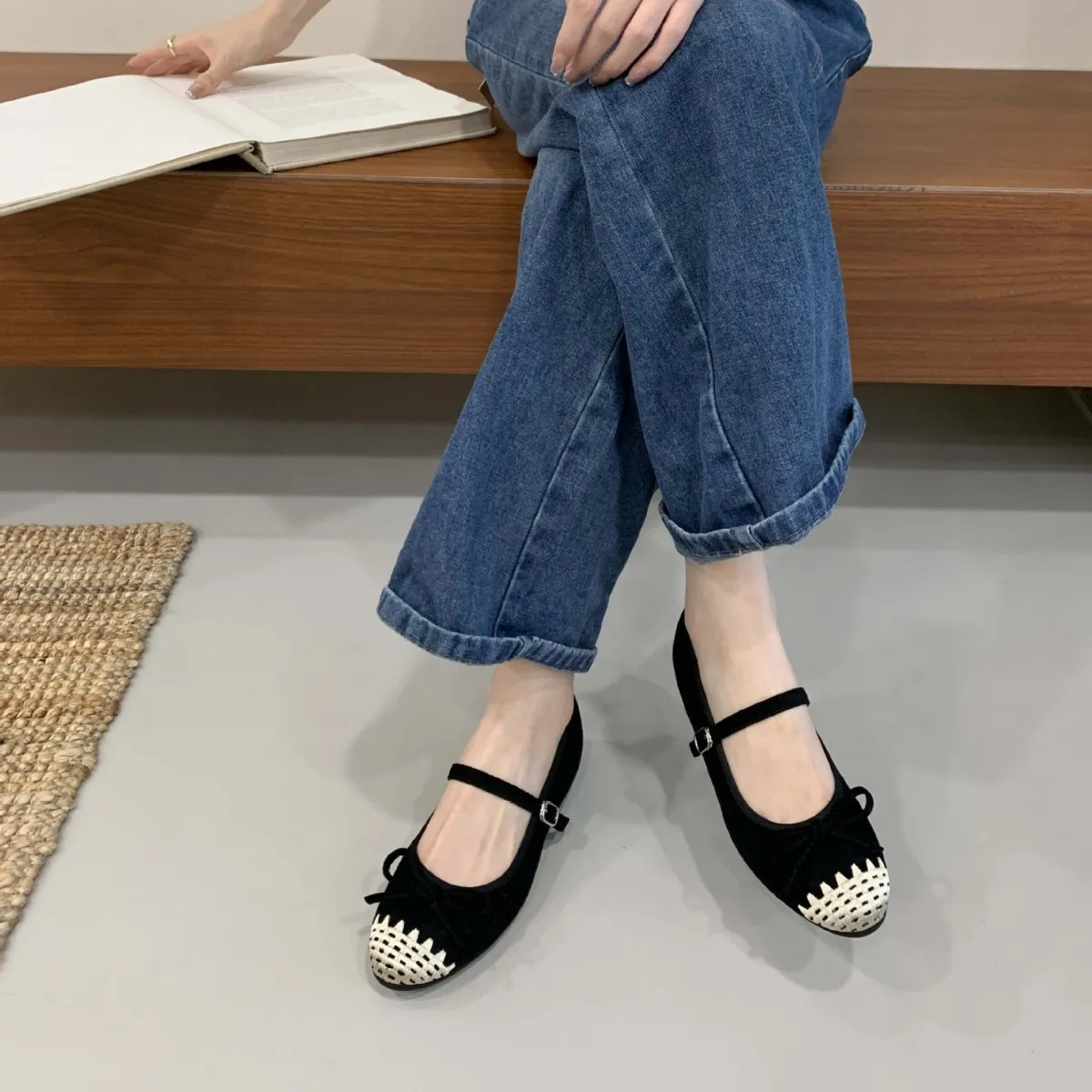 2025秋季新款韩版绣线蝴蝶结圆头软底内增高单鞋