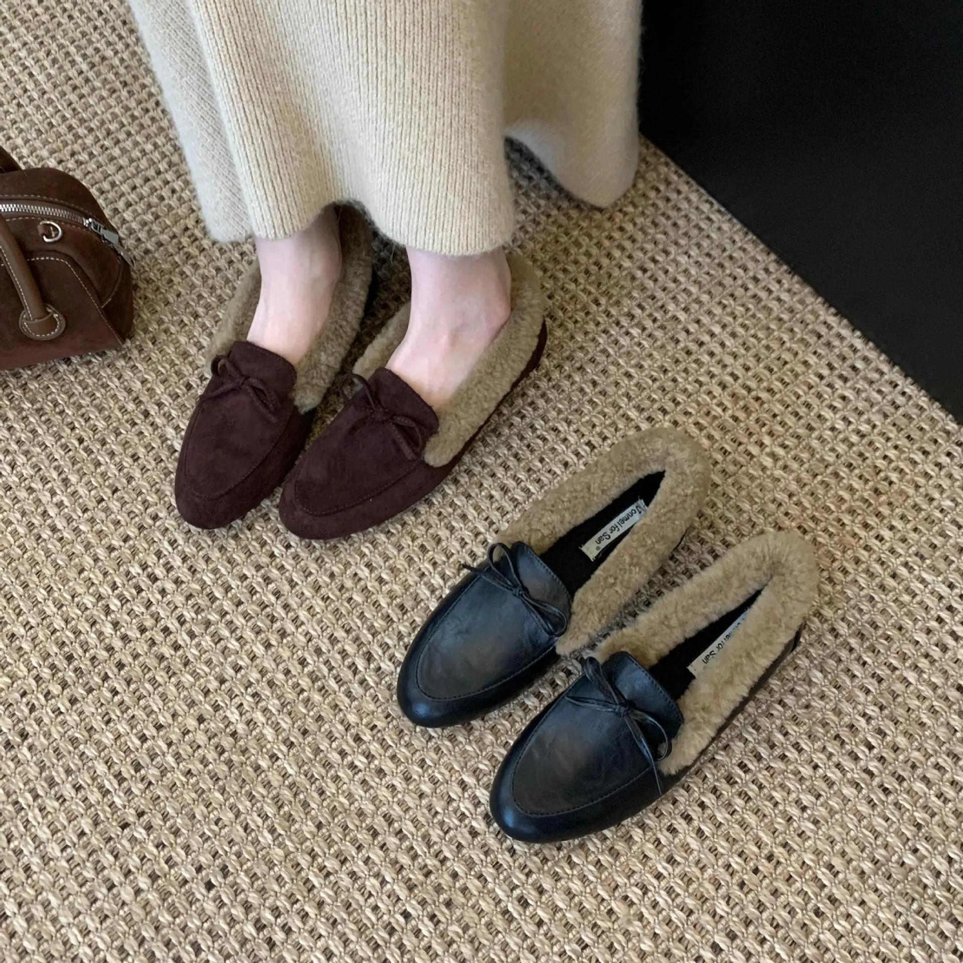 2025年新款法式复古蝴蝶结浅口软底乐福鞋女加绒一脚蹬保暖豆豆鞋