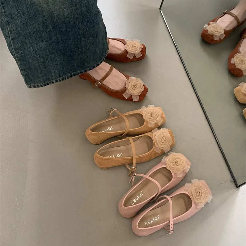 2024年春秋新款花朵浅口玛丽珍鞋粗跟仙女风单鞋女