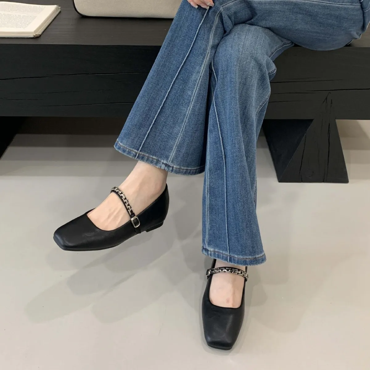 2025秋季新款金属链条一字带方头软底内增高单鞋