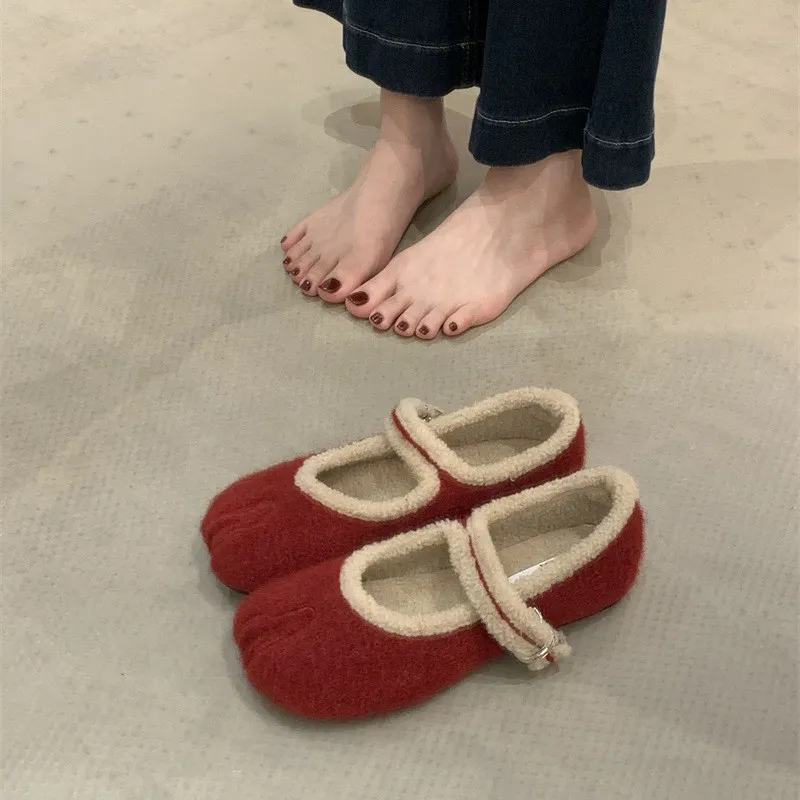 法式厚底圆头猪蹄红色毛毛鞋加绒玛丽珍鞋2025秋冬毛呢森系勃肯鞋