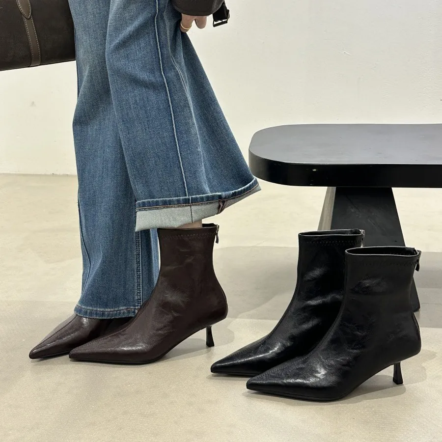 法式复古咖色尖头猫跟短靴女秋冬季新款细跟软皮瘦瘦靴女高跟靴子