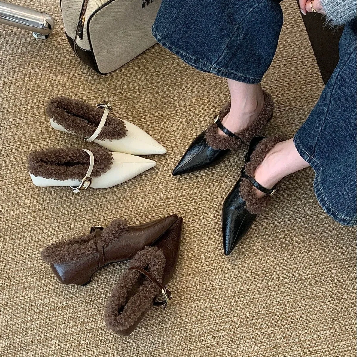 2025新款尖头卷毛矮粗跟外穿一字带时装女单鞋