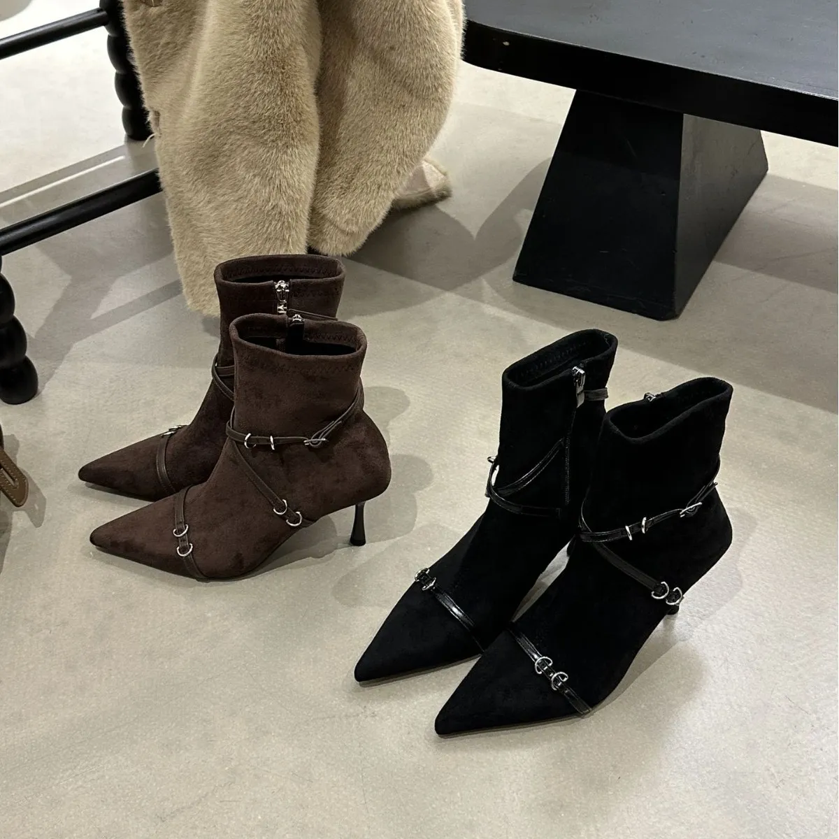 洋气新品高跟瘦瘦靴子女2025年秋季新款带扣尖头气质短靴复古单靴