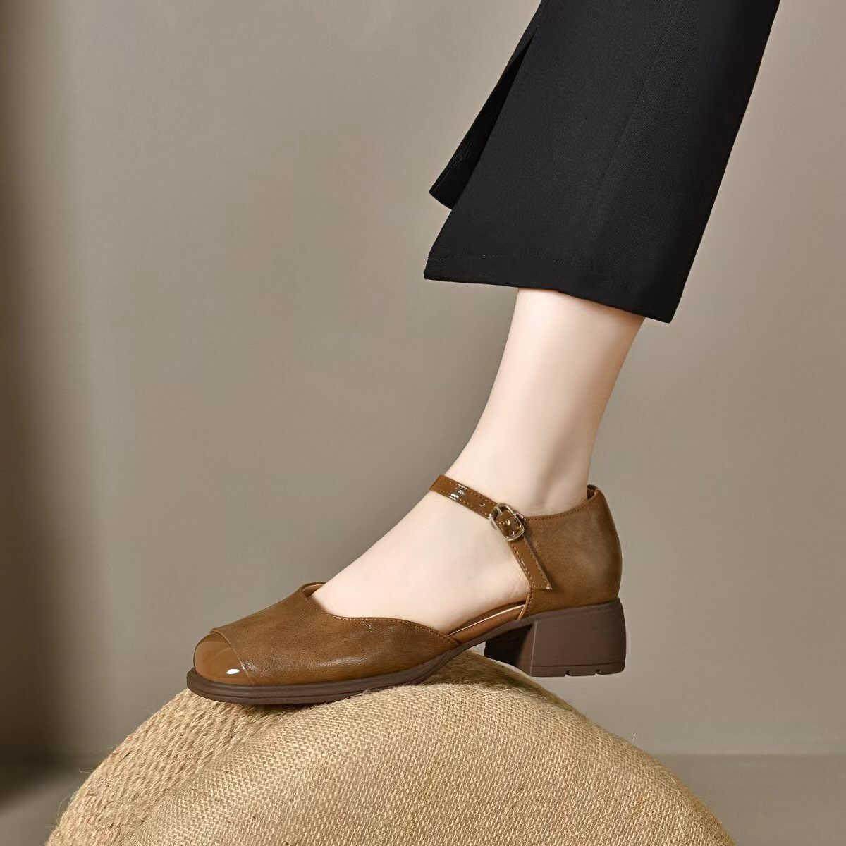 英伦风镂空浅口包头中空凉鞋粗跟真皮复古方头一字带女鞋夏季新款