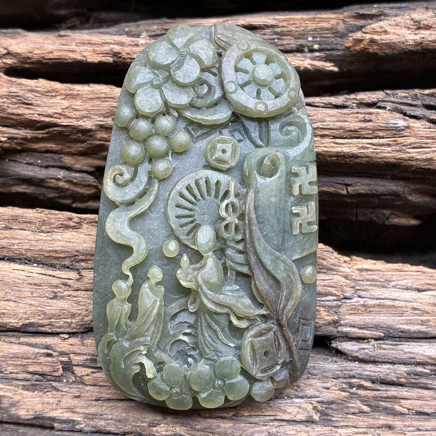 缅甸翡翠糯冰种秋香悟道挂件