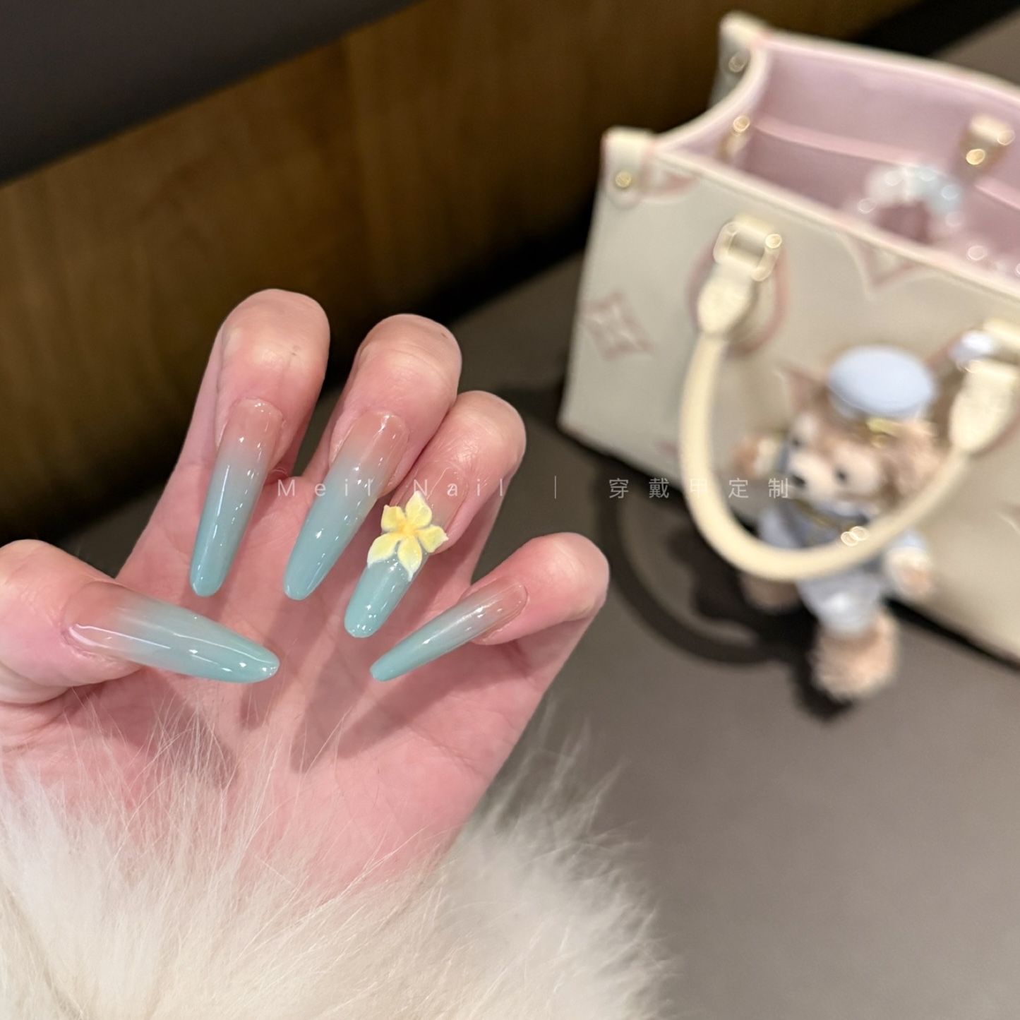 Meil Nail 薄荷蛋花33加长椭圆夏日渐变色鸡蛋花美甲穿戴甲可拆卸