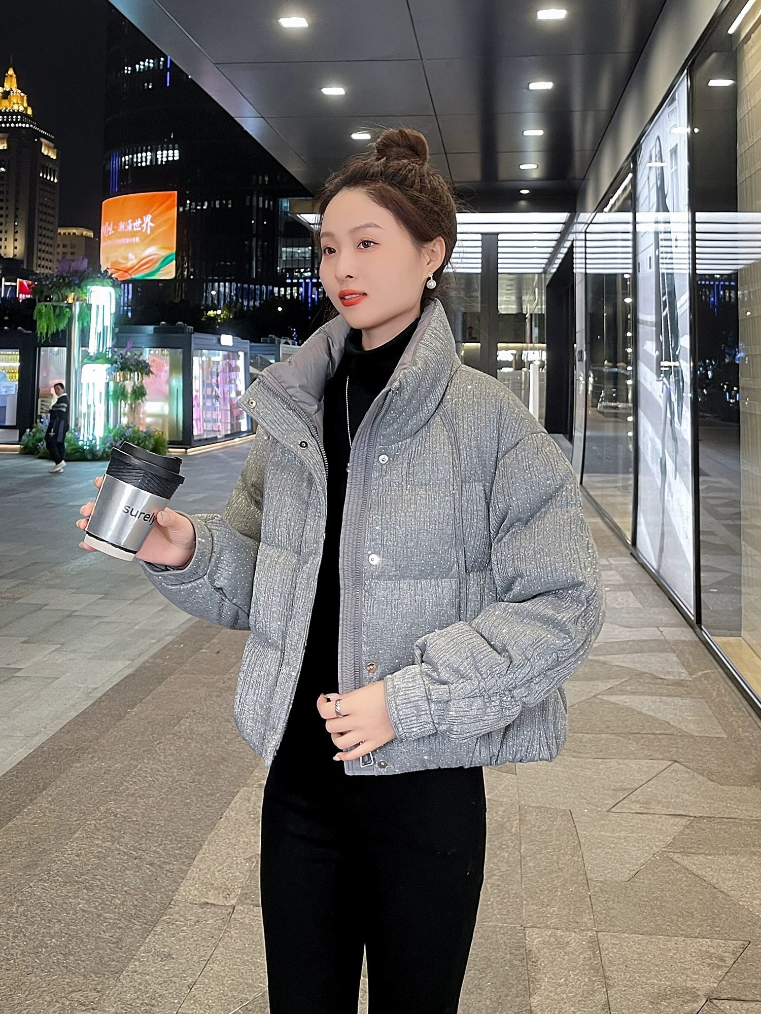 细闪亮钻羽绒服女2025新款冬季90白鸭绒面包服小个子短款立领外套