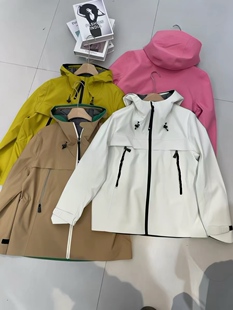 女装 连帽抽绳收腰户外冲锋衣休闲运动风衣外套 新款 欧洲站2026春季