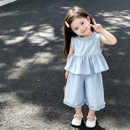 100-140码2026年夏季洋气女童蓝色无袖套装女孩娃娃衫九分裤2件套