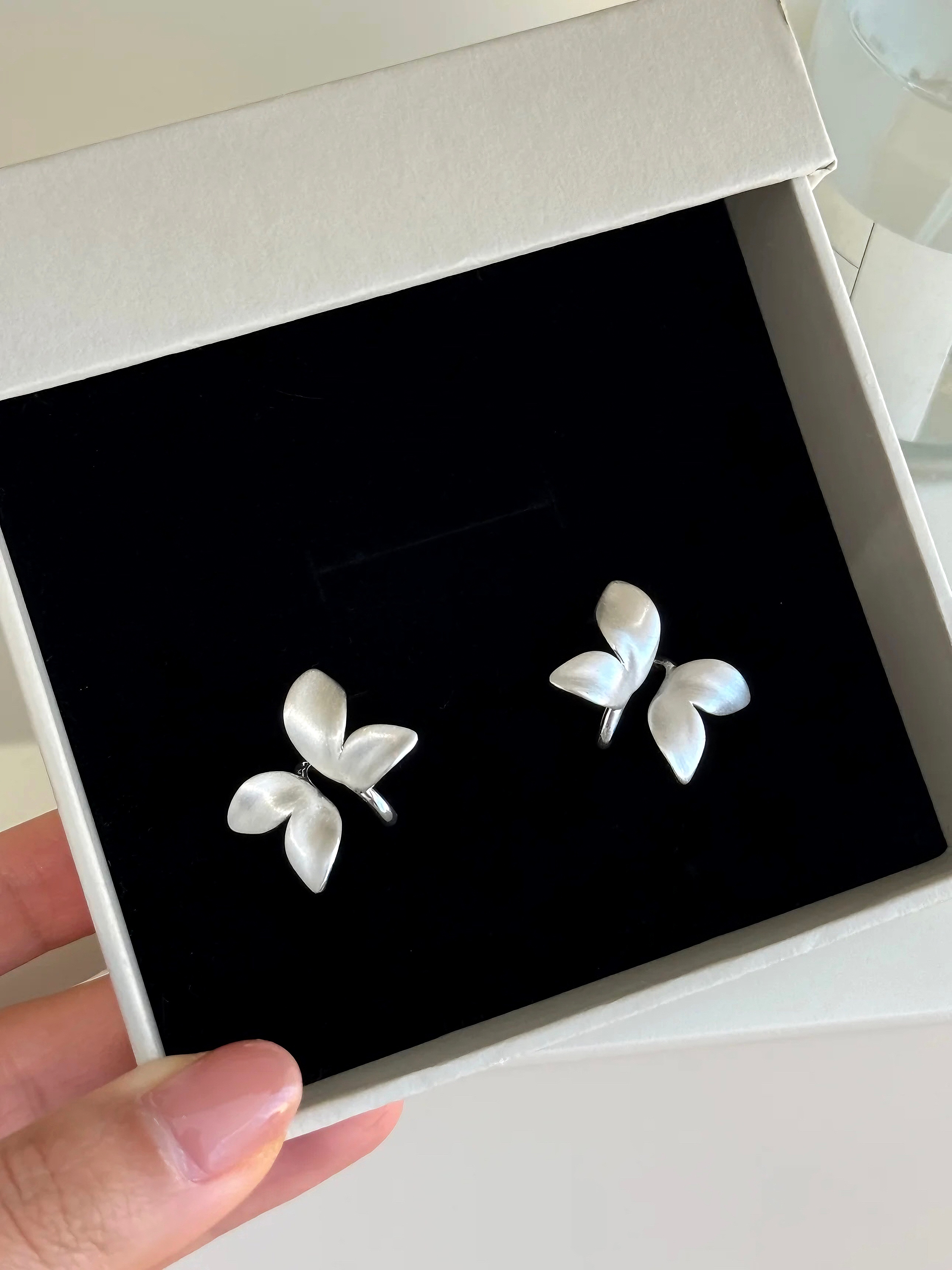 小众设计感拉丝蝴蝶耳钉