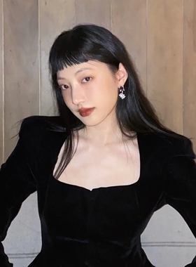 vogueess小众设计感新款不对称锆石耳环钉梦幻紫优雅时髦秋冬配饰