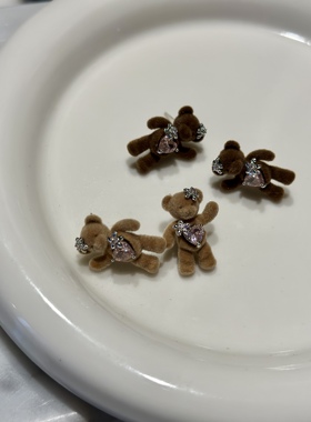vogueess秋冬新款植绒小熊花朵装饰镶钻可爱少女感耳环钉时髦配饰