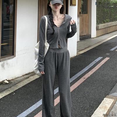 早秋减龄一整套穿搭运动裤子套装爵士舞韩系氛围感高知好看两件套
