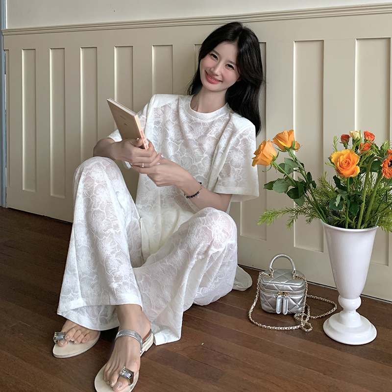 白色蕾丝刺绣印花微透薄款套装女夏季高级感休闲T恤阔腿裤两件套