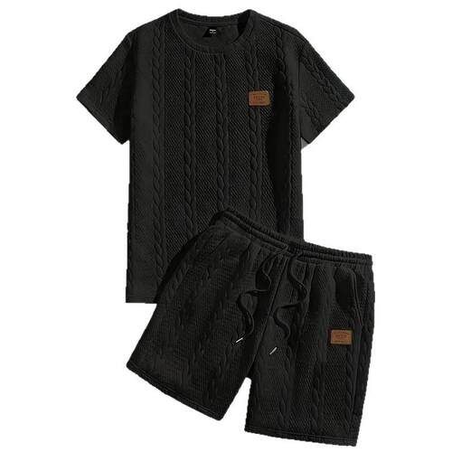 Men’s fashion casual set featuring a crew neck design