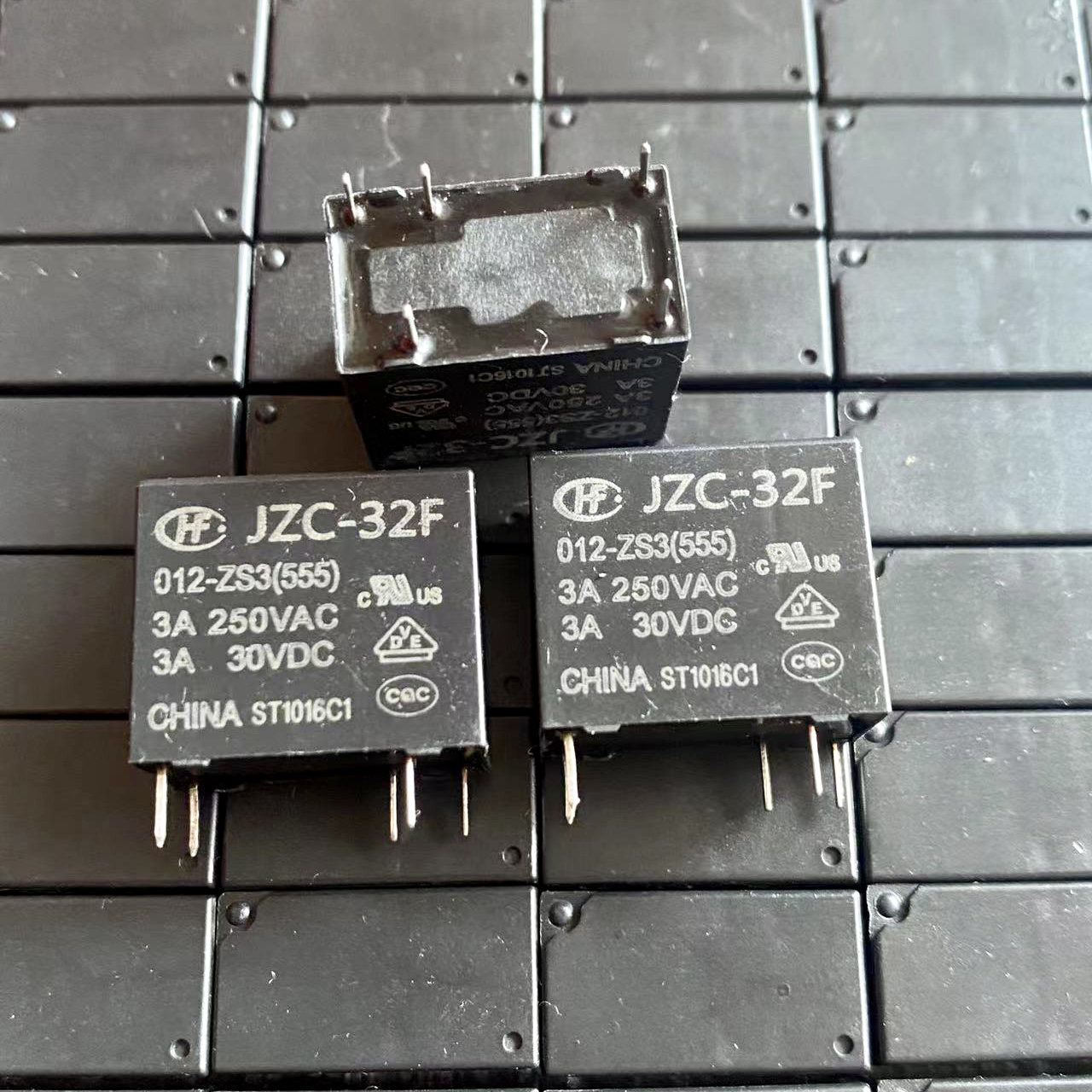包邮全新原装 JZC-32F 012-ZS3 现货3A继电器 1组转换12VZS3(555)