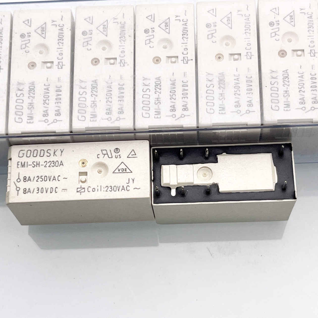 包邮全新泰科 RTE24730小型功率继电器8脚8A 230VAC代 RT424730
