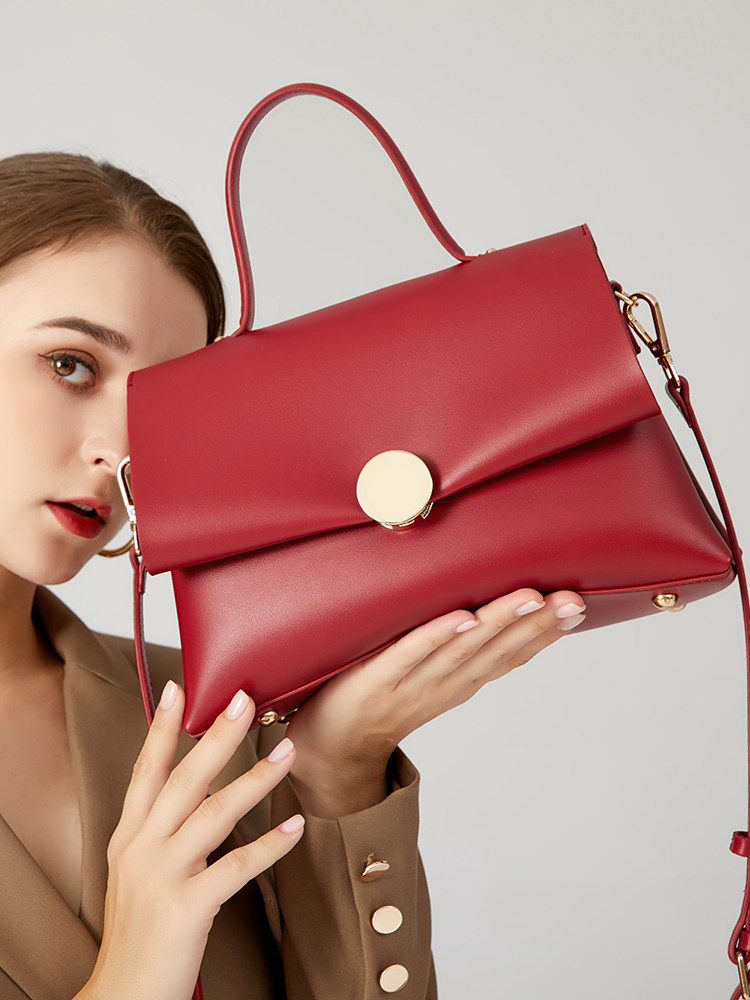 Red wedding bag female 2022 new high-end wedding bag wedding niche bridal bag hand-held Messenger female bag