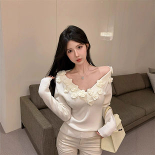 绝美巨好看有设计感的红色毛衣女款2025新款时尚洋气时髦短款上衣