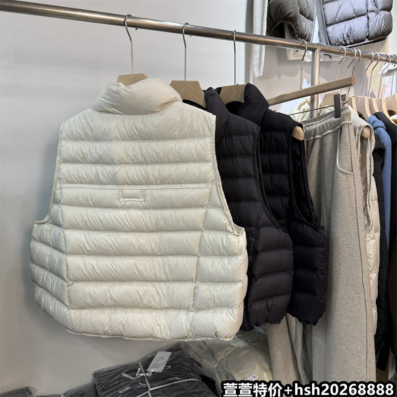 欧洲站2026冬季新款时尚百搭高领宽松纯色通勤简约无袖羽绒马甲女