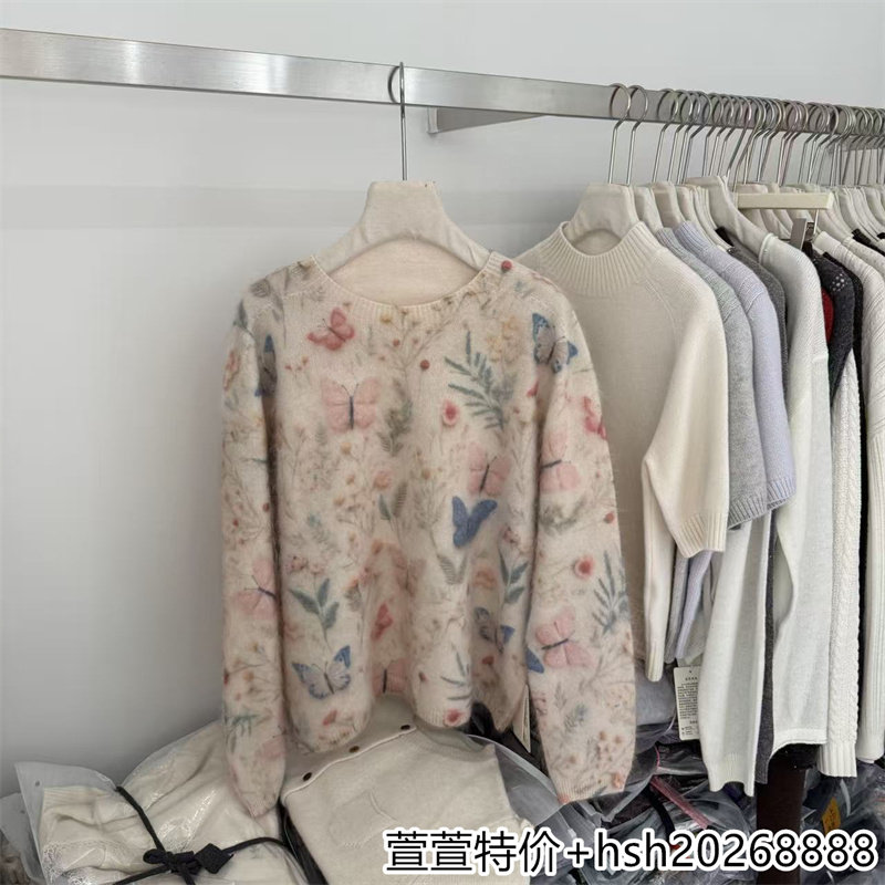 欧洲站2026秋冬新款慵懒风花朵提花圆领针织衫长袖宽松百搭毛衣女