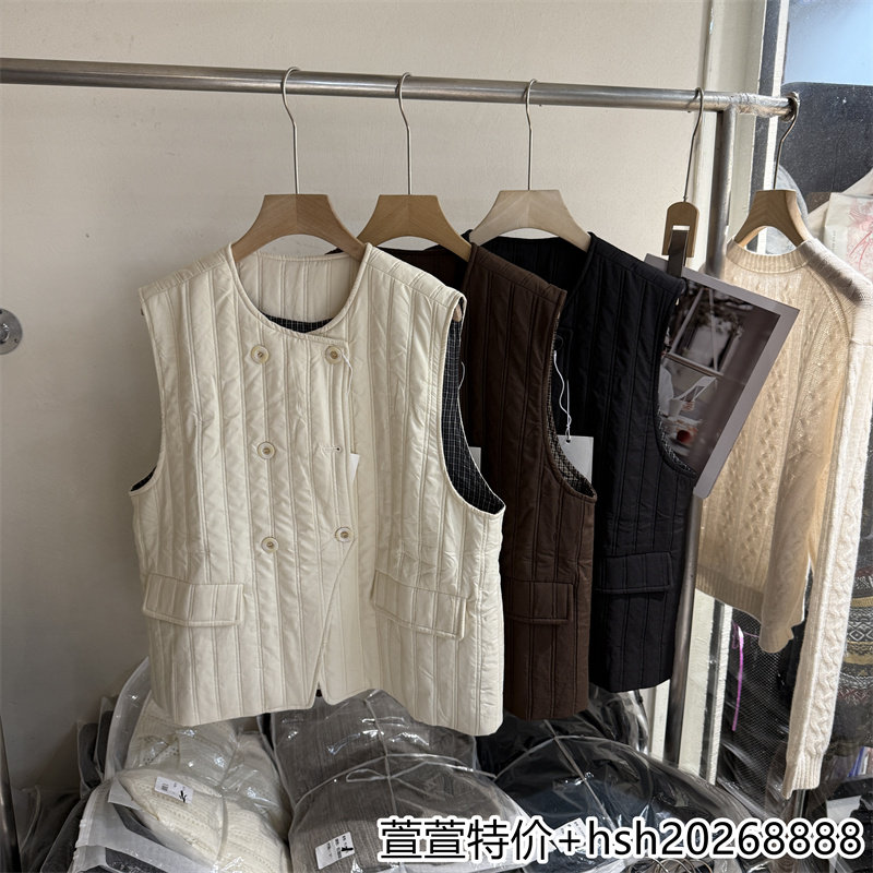 欧洲站2026秋冬新款纯色百搭简约显瘦圆领无袖双排扣开衫马甲女潮