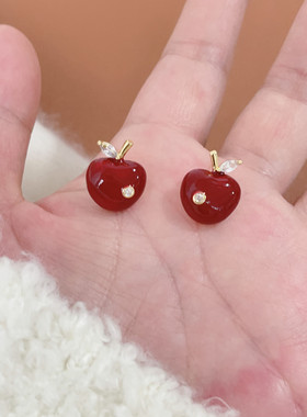 复古红色苹果耳钉精致小巧可爱甜美2026新款耳饰小众设计简约耳环