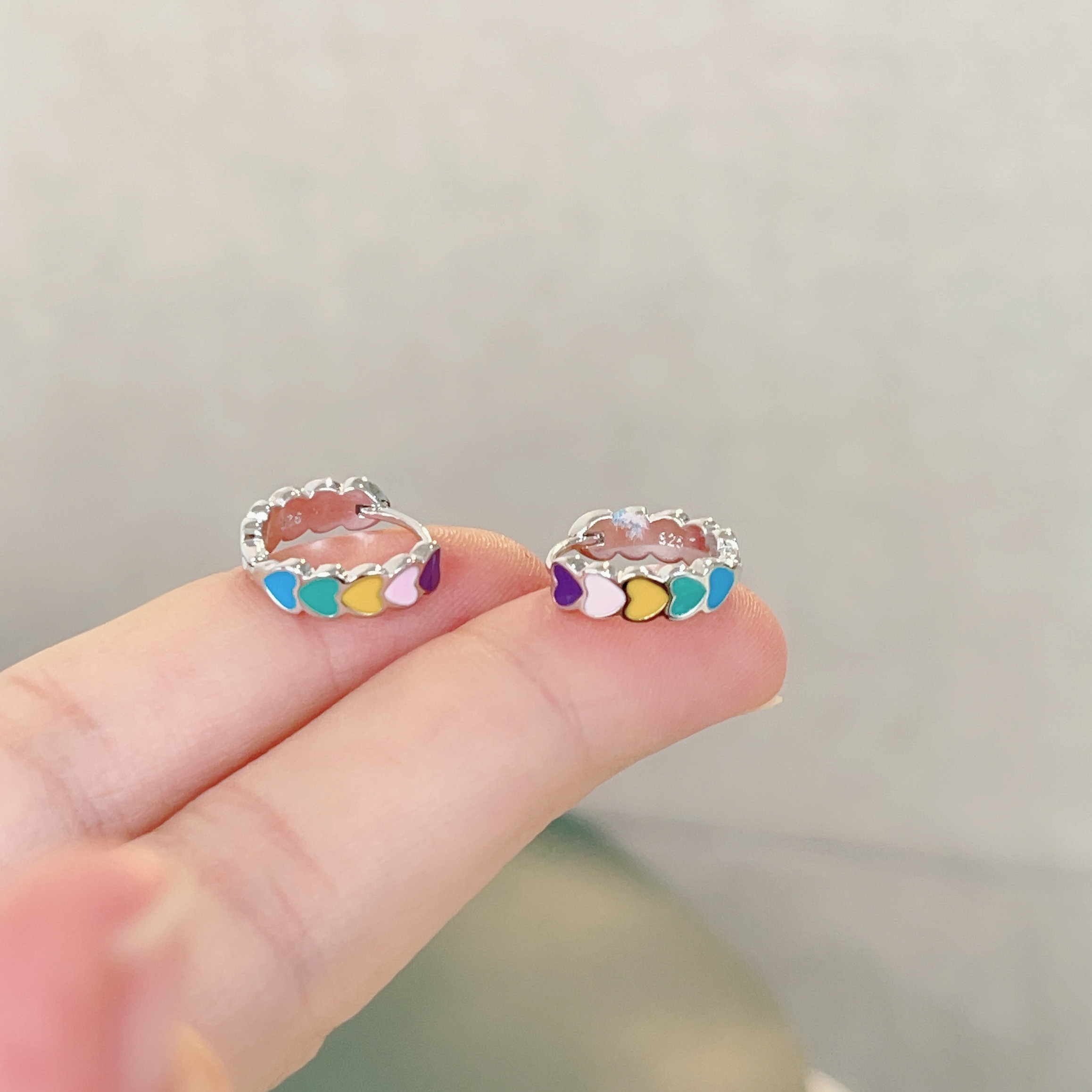 彩虹爱心耳圈女纯银夏季气质甜美小众设计感耳环女2026新款潮耳饰