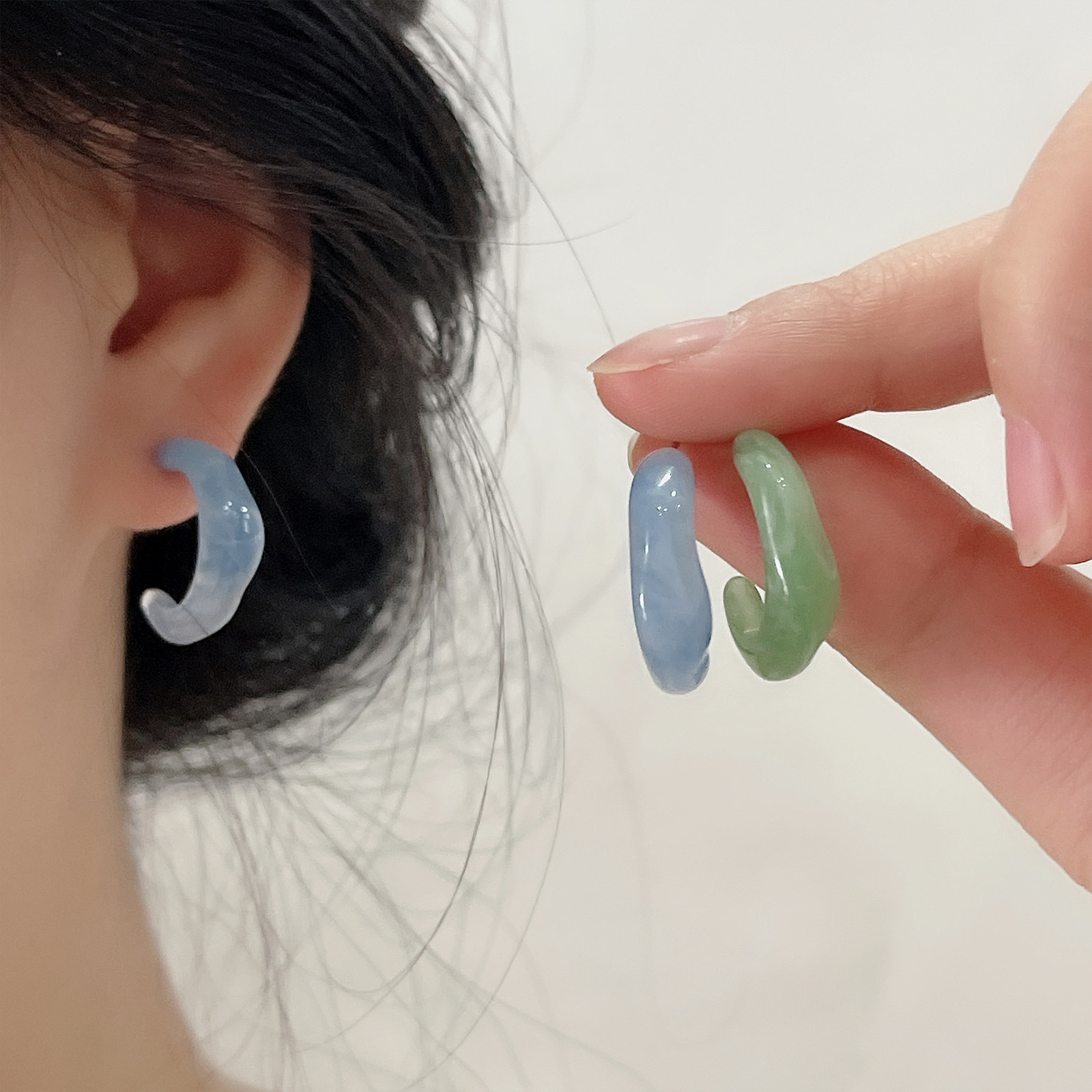 蓝绿色耳环c圈不规则耳钉小众设计感甜美气质耳饰女清新春夏新款