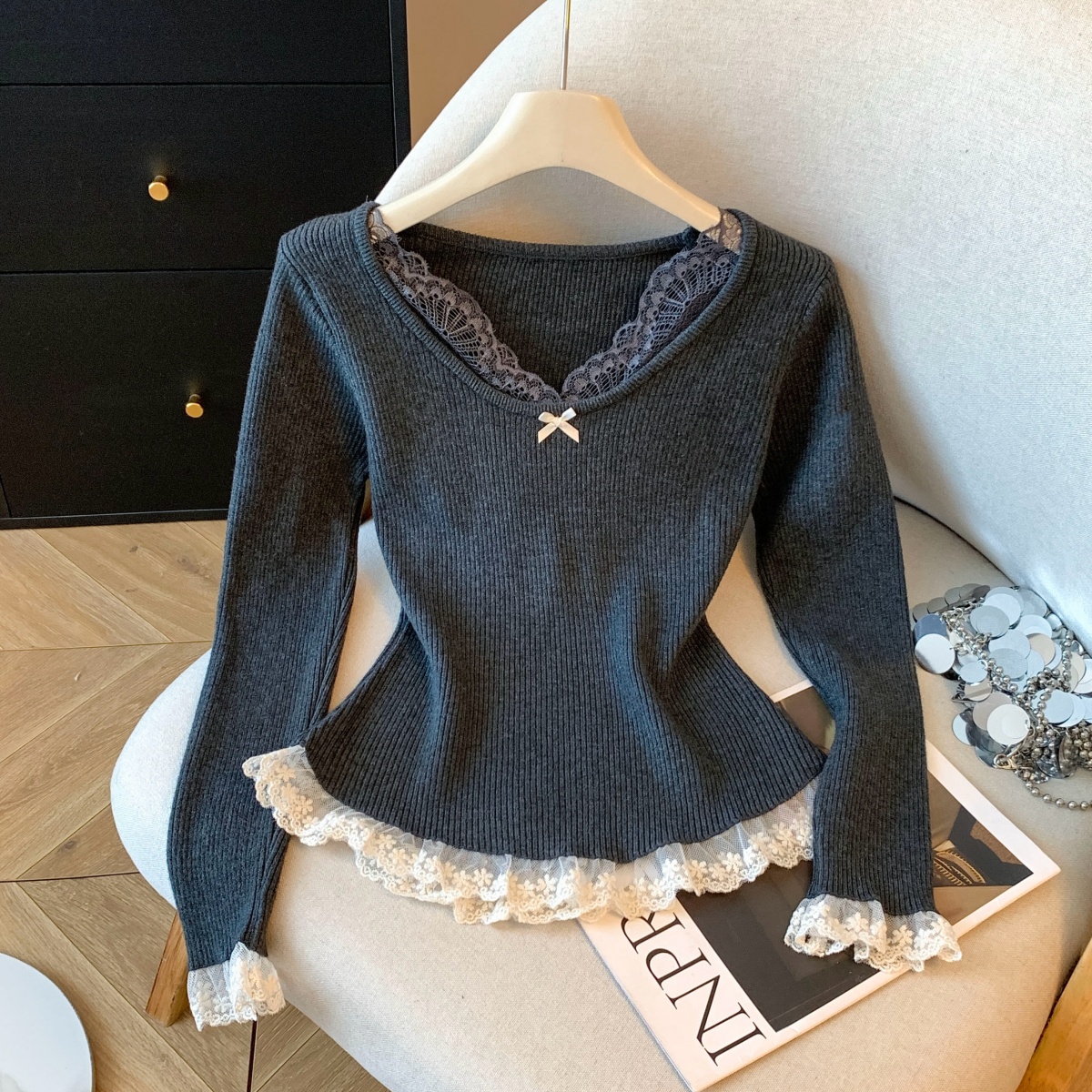 十三行冬季加厚设计感蕾丝花边针织女新款韩系娃娃领显瘦气质上衣