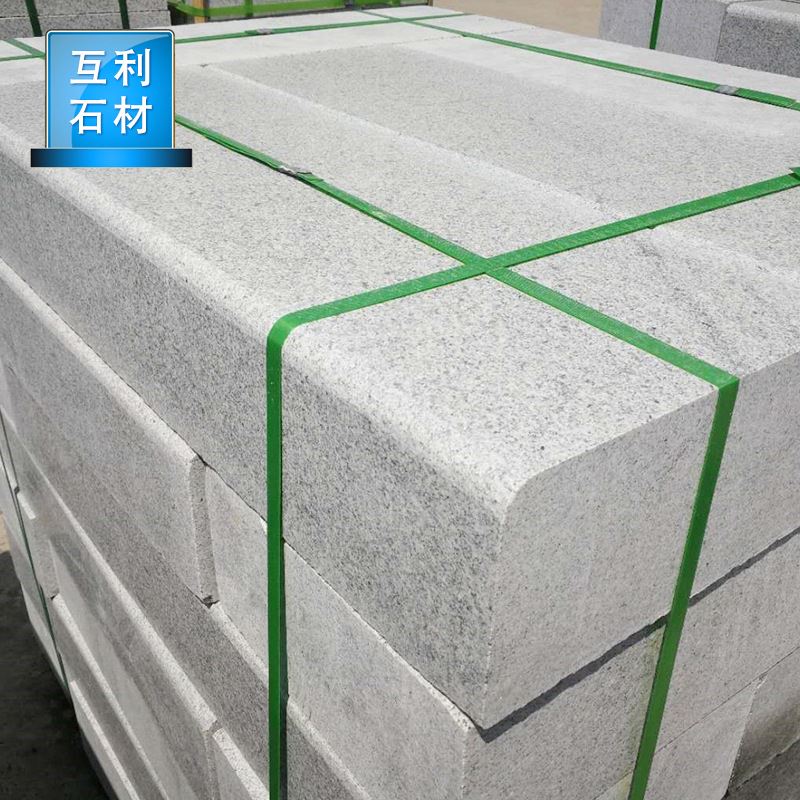 光面花岗岩路缘石 路边石 路侧石加工 北方浅灰色石材工程厂家