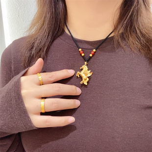 原创设计生肖马吊坠本命年仿黄金镀金颈链短款锁骨链女款项链女友