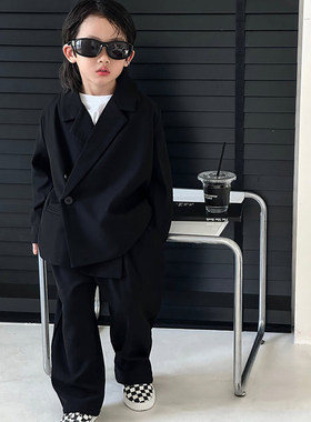 新款 儿童黑色小西装2026秋冬季韩版童装斜门襟长袖西服2件套一件