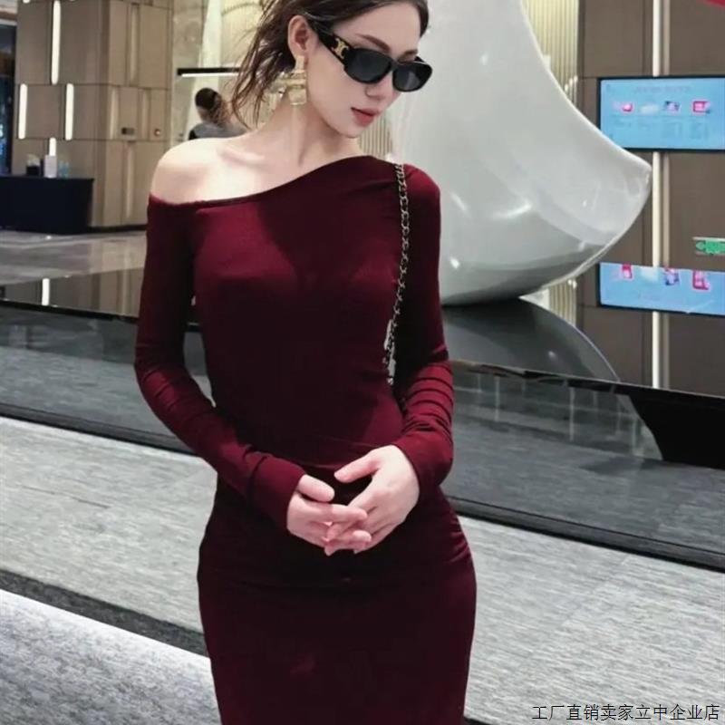 独特漂亮掐腰裙子秋巨好看高级感独特漂亮法式气质内搭红色连衣裙