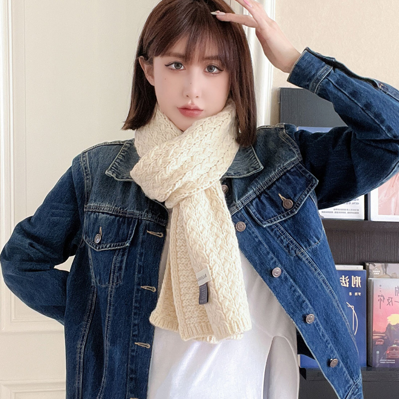 加厚冬季保暖麻花针织围巾女年轻人学生浅色黑色纯色布标毛线围脖