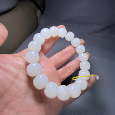 新疆和田玉籽料老型珠手串 手链 两粒留原皮 白细润 重64.2克