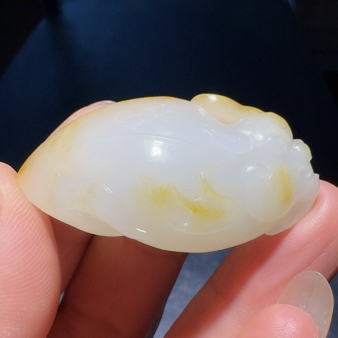 和田玉籽料龙鱼鱼化龙挂件连年有余吊坠玉质油润白度一级重17.2克